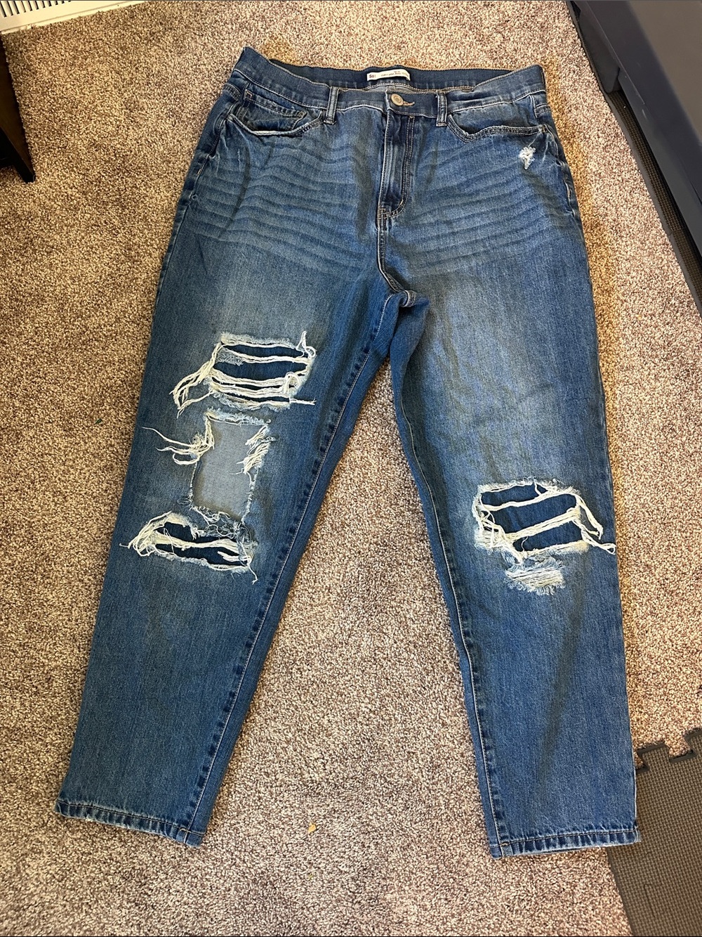 SO Mom Jeans